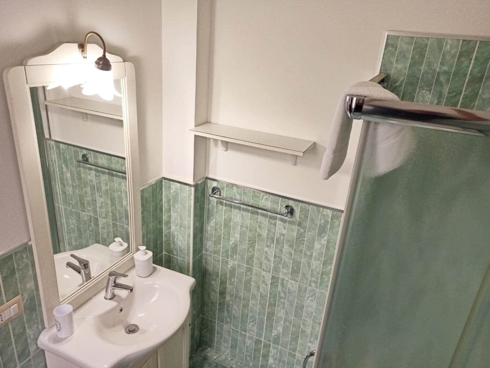 Bed and Breakfast Domina Popolo Рим Экстерьер фото